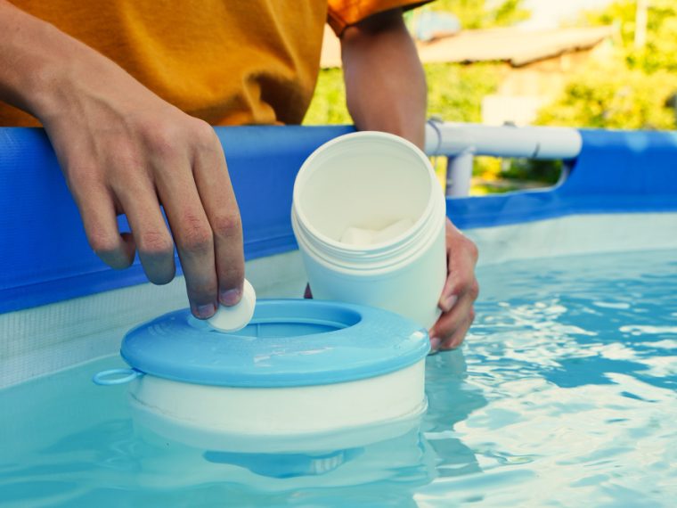 solutions simples pour un nettoyage efficace des Vers dans la piscine