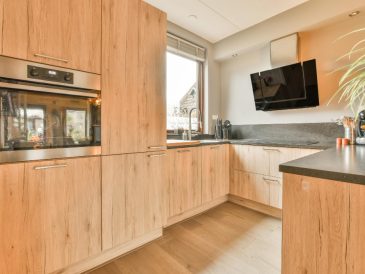choisir du mobilier en bois massif pour votre cuisine