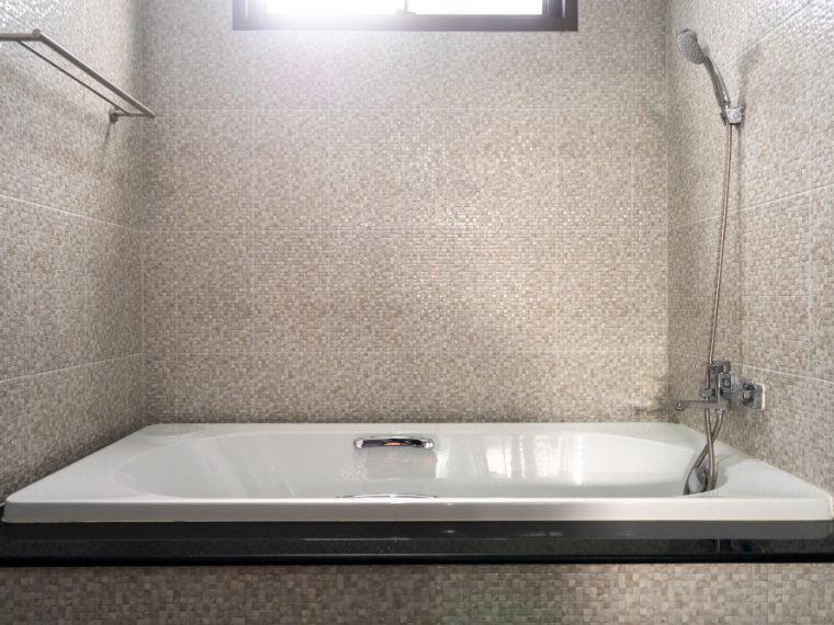 Les dimensions idéales de baignoire pour votre salle de bain