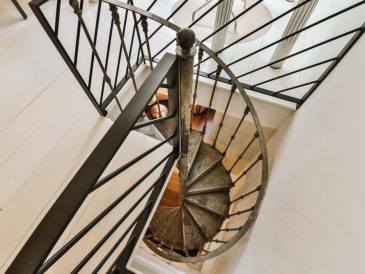 choisir un escalier colimaçon en métal pour votre intérieur