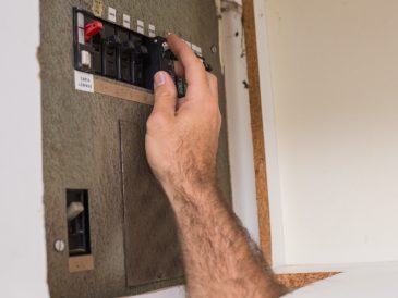 la hauteur idéale pour installer un tableau électrique