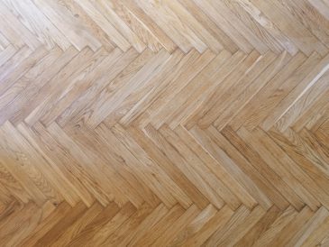 les differences entre le Parquet chevron ou point de Hongrie