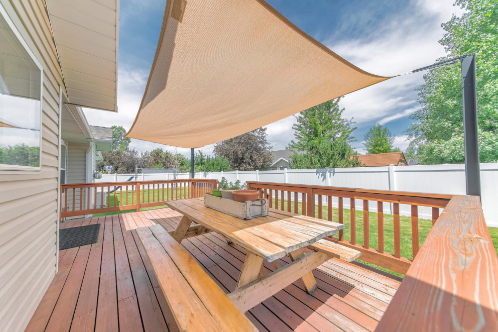 Couvrir la terrasse à petit prix 
