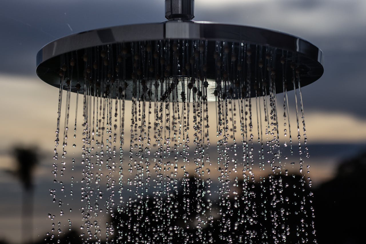 une Douche inox extérieur