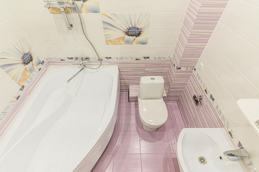 Plan de salle de bain avec wc pour optimiser l'espace 