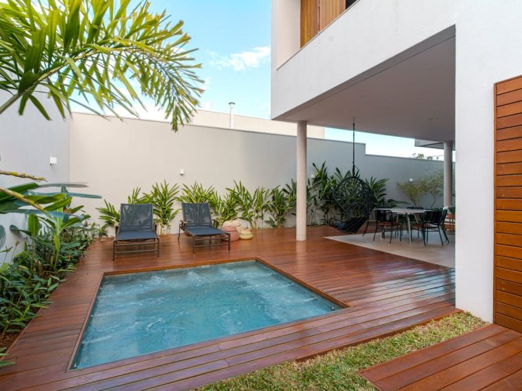 avantages et conseils d'installation pour la Piscine hors sol composite